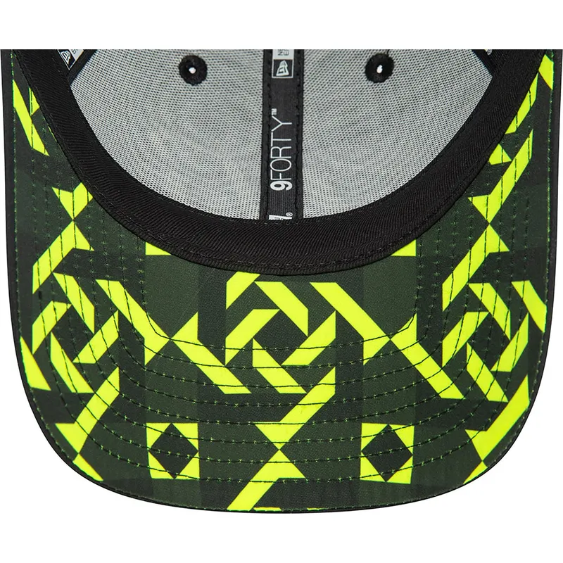 petten-gebogen-zwart-verstelbaar-9forty-geo-undervisor-print-van-valentino-rossi-vr46-motogp-van-new-era