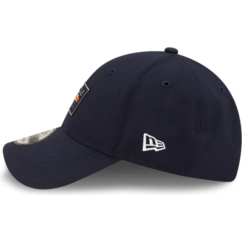 petten-gebogen-marineblauw-verstelbaar-9forty-repreve-graphic-van-red-bull-racing-formula-1-van-new-era petten-gebogen-marineblauw-verstelbaar-9forty-repreve-graphic-van-red-bull-racing-formula-1-van-new-era