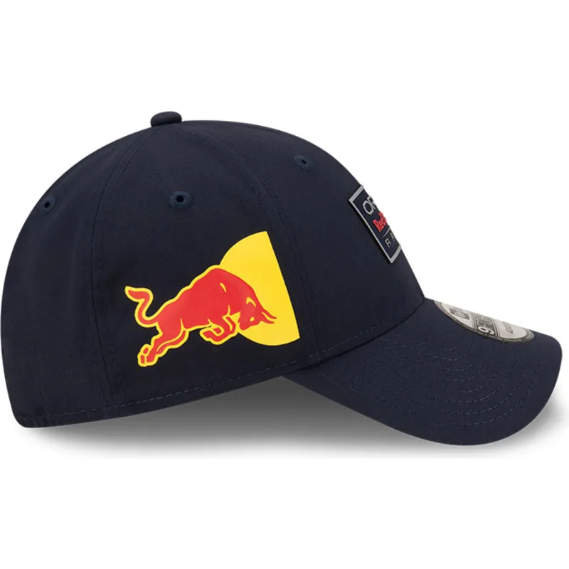 petten-gebogen-marineblauw-verstelbaar-9forty-repreve-graphic-van-red-bull-racing-formula-1-van-new-era petten-gebogen-marineblauw-verstelbaar-9forty-repreve-graphic-van-red-bull-racing-formula-1-van-new-era