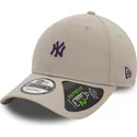 petten-gebogen-beige-verstelbaar-9forty-repreve-mini-van-new-york-yankees-mlb-van-new-era