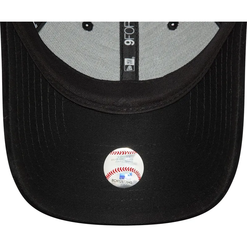 petten-gebogen-zwart-verstelbaar-9forty-velour-diamante-van-new-york-yankees-mlb-van-new-era petten-gebogen-zwart-verstelbaar-9forty-velour-diamante-van-new-york-yankees-mlb-van-new-era