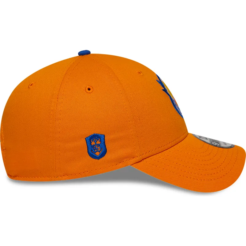 petten-gebogen-oranje-verstelbaar-9forty-core-van-saiyans-fc-kings-league-van-new-era