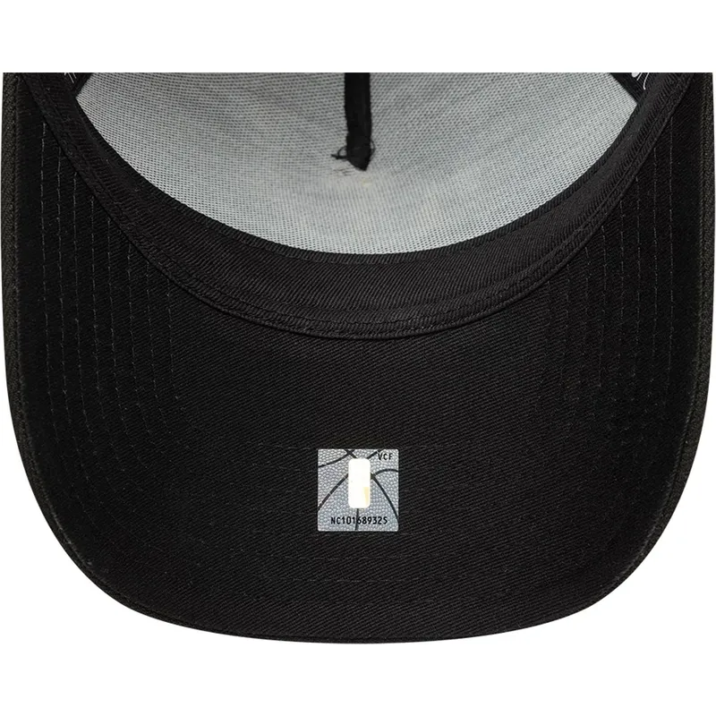 petten-gebogen-zwart-snapback-a-frame-classic-van-toronto-raptors-nba-van-new-era