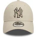 petten-gebogen-beige-verstelbaar-9forty-team-outline-van-new-york-yankees-mlb-van-new-era