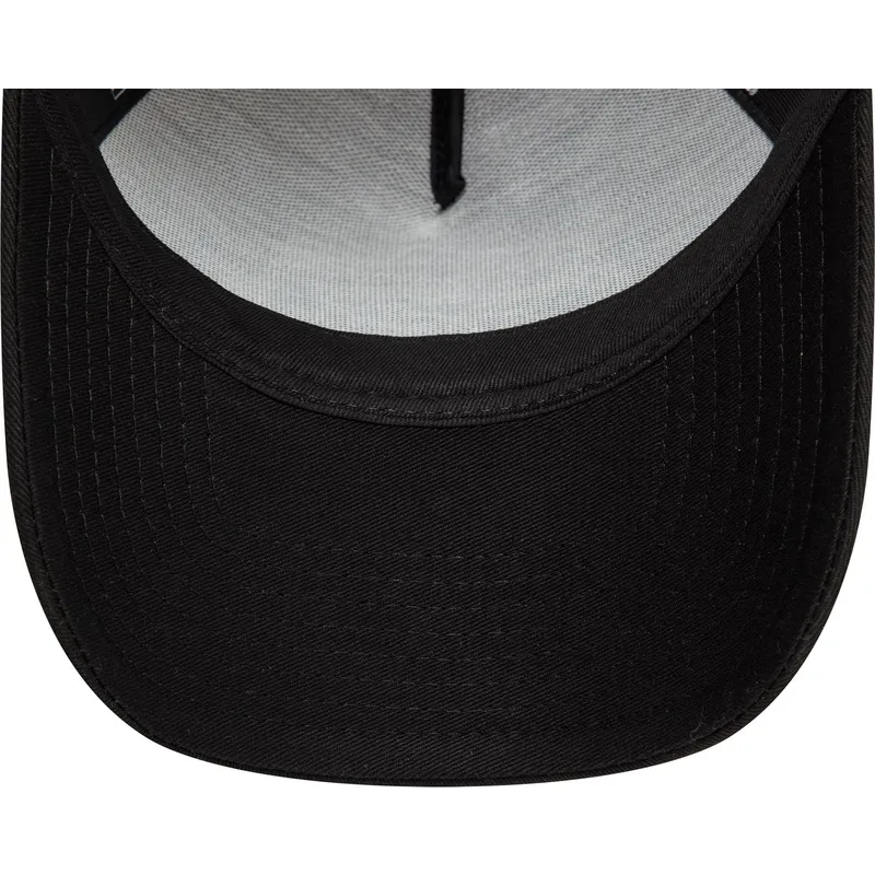 petten-gebogen-zwart-snapback-9forty-a-frame-outdoor-patch-van-new-era
