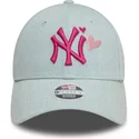 petten-gebogen-blauw-verstelbaar-rosa-9forty-denim-icon-heart-van-new-york-yankees-mlb-van-new-era