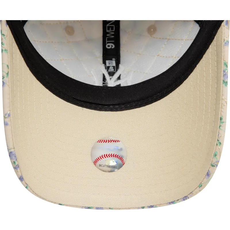 petten-gebogen-beige-verstelbaar-9twenty-floral-quilt-van-new-york-yankees-mlb-van-new-era