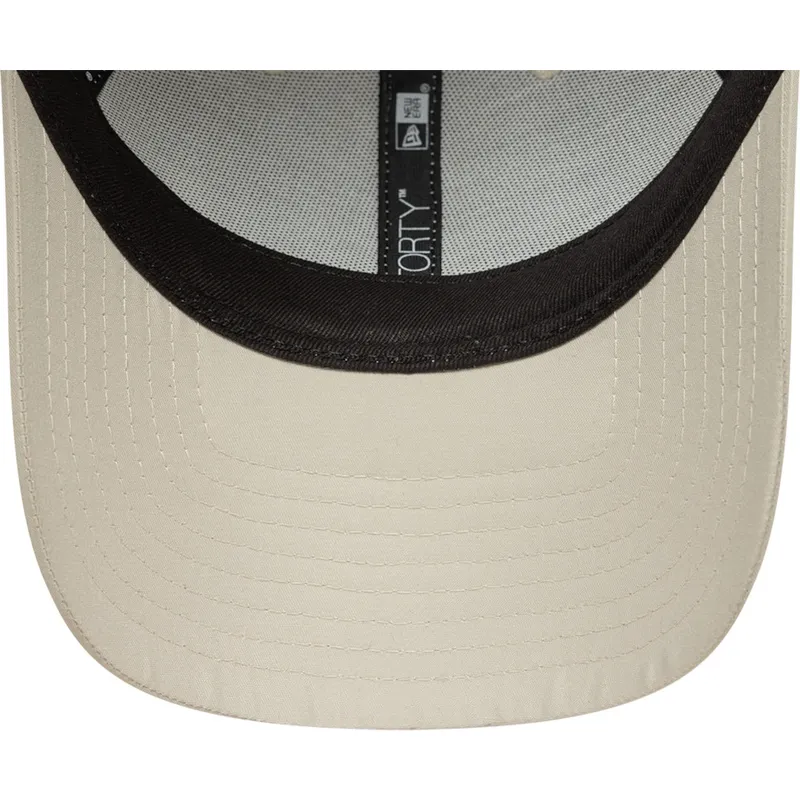 petten-gebogen-beige-verstelbaar-9forty-flawless-van-new-york-yankees-mlb-van-new-era