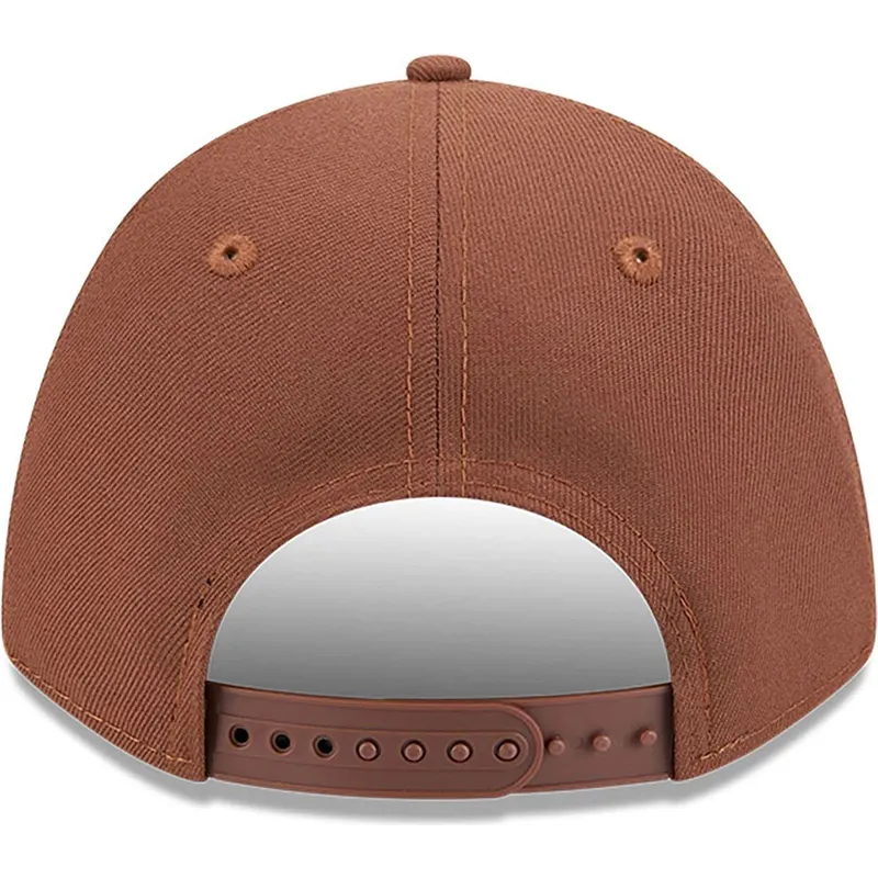 petten-gebogen-bruin-snapback-9forty-m-crown-a-frame-motorsport-van-new-york-yankees-mlb-van-new-era
