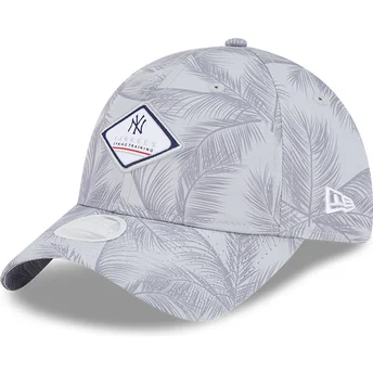 Petten gebogen grijs verstelbaar 9TWENTY Leaf Open Back Spring Training Fan Pack 2025 van New York Yankees MLB van New Era