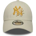 petten-gebogen-beige-verstelbaar-9forty-floral-icon-van-new-york-yankees-mlb-van-new-era