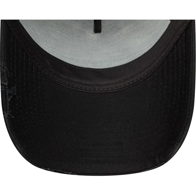 petten-gebogen-zwart-snapback-a-frame-oval-distress-patch-van-new-era