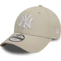 petten-gebogen-beige-verstelbaar-9forty-league-essential-van-new-york-yankees-mlb-van-new-era