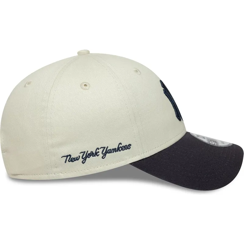 petten-gebogen-beige-verstelbaar-9forty-side-script-van-new-york-yankees-mlb-van-new-era