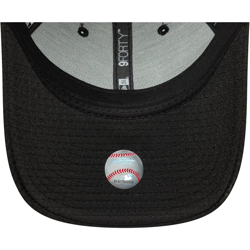 petten-gebogen-zwart-snapback-9forty-flawless-mesh-van-new-york-yankees-mlb-van-new-era