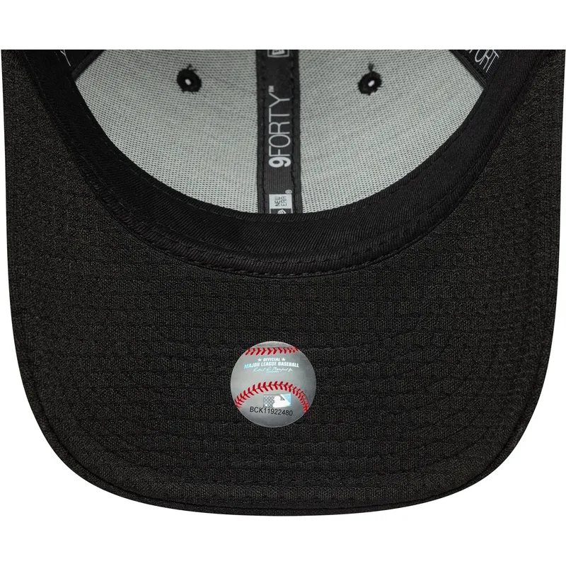 petten-gebogen-zwart-snapback-9forty-flawless-mesh-van-new-york-yankees-mlb-van-new-era