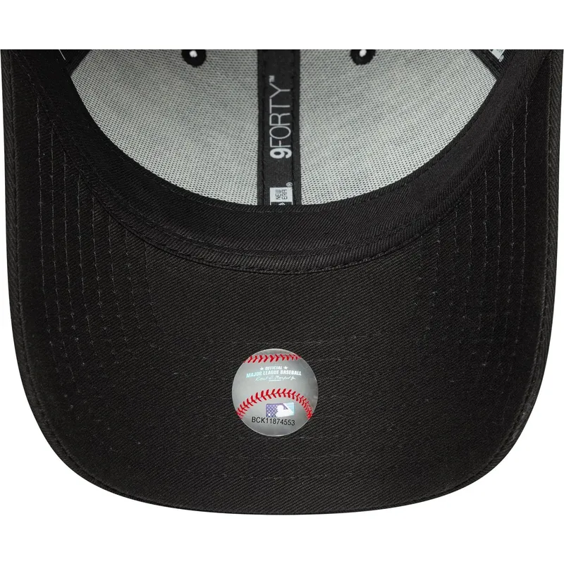 petten-gebogen-zwart-verstelbaar-9forty-icon-van-new-york-yankees-mlb-van-new-era