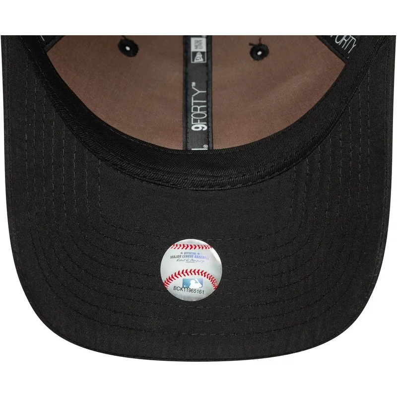 petten-gebogen-zwart-verstelbaar-9forty-tonal-flawless-van-new-york-yankees-mlb-van-new-era petten-gebogen-zwart-verstelbaar-9forty-tonal-flawless-van-new-york-yankees-mlb-van-new-era