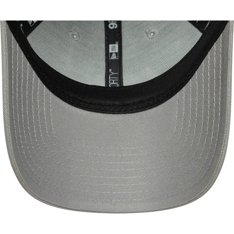 petten-gebogen-grijs-snapback-9forty-core-van-ufc-ultimate-fighting-championship-van-new-era