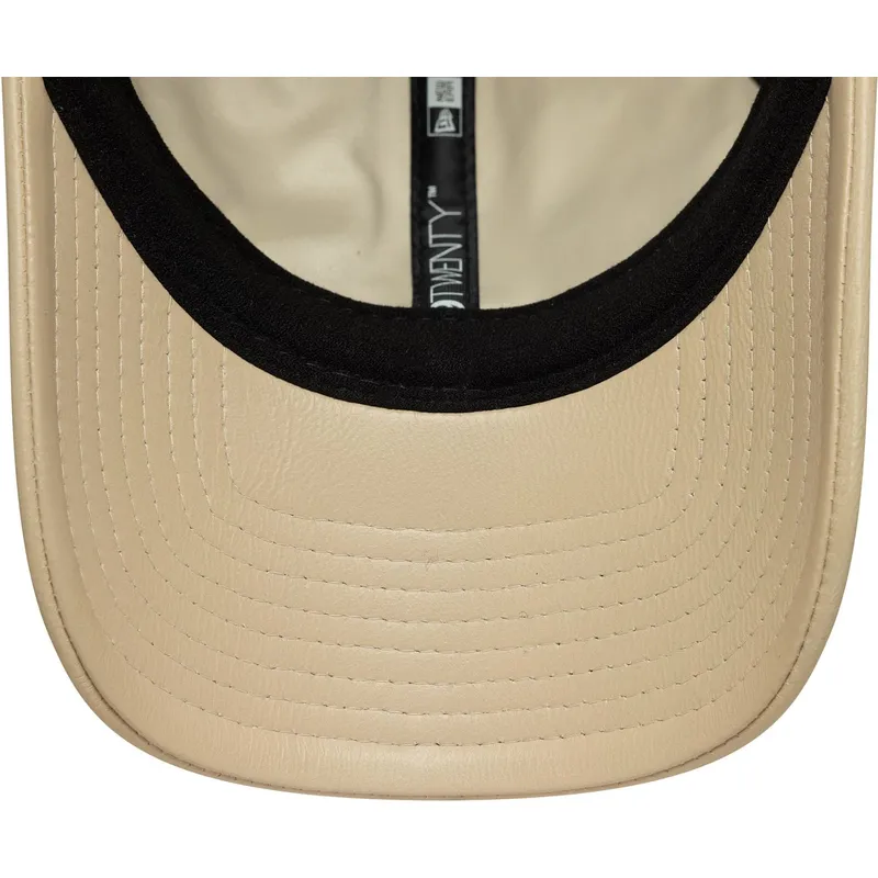 petten-gebogen-beige-verstelbaar-9twenty-leather-van-new-york-yankees-mlb-van-new-era