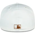 petten-plat-bruin-fitted-59fifty-chrome-toast-side-patch-van-new-york-yankees-mlb-van-new-era