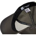 petten-gebogen-grijs-snapback-aanvallende-titaan-attack-on-titan-van-capslab