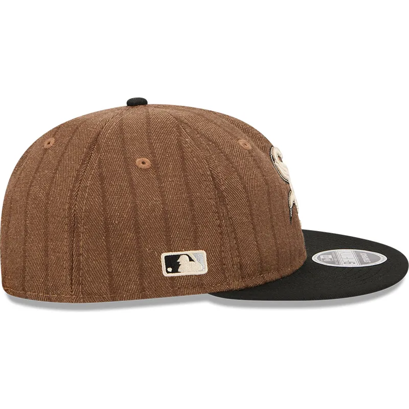 petten-plat-bruin-verstelbaar-9fifty-retro-crown-wool-pinstripe-van-chicago-white-sox-mlb-van-new-era petten-plat-bruin-verstelbaar-9fifty-retro-crown-wool-pinstripe-van-chicago-white-sox-mlb-van-new-era