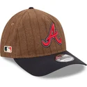 petten-gebogen-bruin-verstelbaar-9twenty-a-frame-wool-pinstripe-van-atlanta-braves-mlb-van-new-era