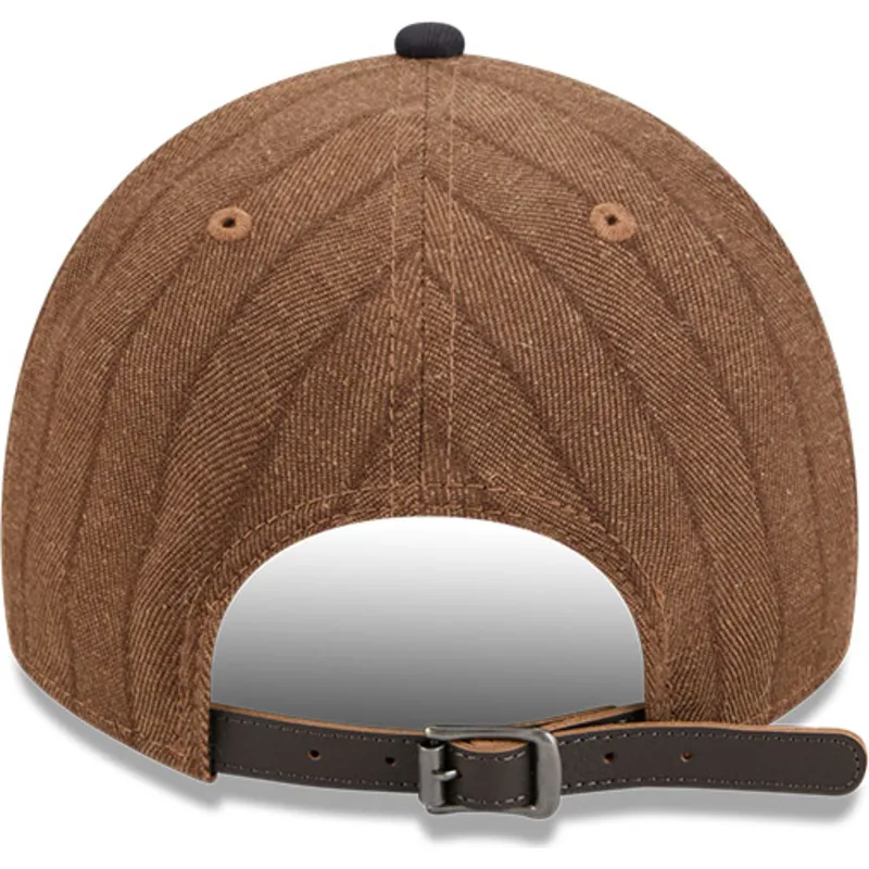petten-gebogen-bruin-verstelbaar-9twenty-a-frame-wool-pinstripe-van-boston-red-sox-mlb-van-new-era