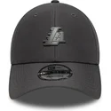 petten-gebogen-grijs-verstelbaar-9forty-pin-van-los-angeles-lakers-nba-van-new-era