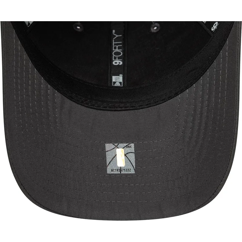 petten-gebogen-grijs-verstelbaar-9forty-pin-van-los-angeles-lakers-nba-van-new-era