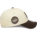 petten-gebogen-bruin-verstelbaar-9forty-side-patch-van-los-angeles-dodgers-mlb-van-new-era