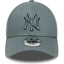 petten-gebogen-grijs-verstelbaar-9forty-league-essential-van-new-york-yankees-mlb-van-new-era