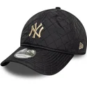 petten-gebogen-zwart-verstelbaar-9twenty-quilted-van-new-york-yankees-mlb-van-new-era