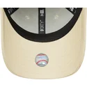 petten-gebogen-beige-verstelbaar-rosa-9forty-league-essential-van-new-york-yankees-mlb-van-new-era