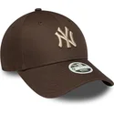 petten-gebogen-bruin-verstelbaar-9forty-league-essential-van-new-york-yankees-mlb-van-new-era