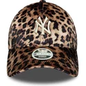 petten-gebogen-luipaard-verstelbaar-9forty-leo-velour-van-new-york-yankees-mlb-van-new-era