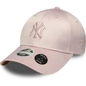 petten-gebogen-roze-verstelbaar-9forty-satin-bow-back-van-new-york-yankees-mlb-van-new-era