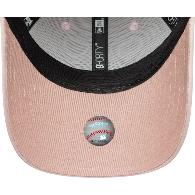 petten-gebogen-roze-verstelbaar-9forty-satin-bow-back-van-new-york-yankees-mlb-van-new-era petten-gebogen-roze-verstelbaar-9forty-satin-bow-back-van-new-york-yankees-mlb-van-new-era