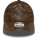 petten-gebogen-bruin-verstelbaar-9twenty-worn-pu-van-new-york-yankees-mlb-van-new-era