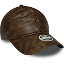 petten-gebogen-bruin-verstelbaar-9twenty-worn-pu-van-new-york-yankees-mlb-van-new-era