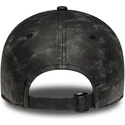 petten-gebogen-zwart-verstelbaar-9twenty-worn-pu-van-new-york-yankees-mlb-van-new-era