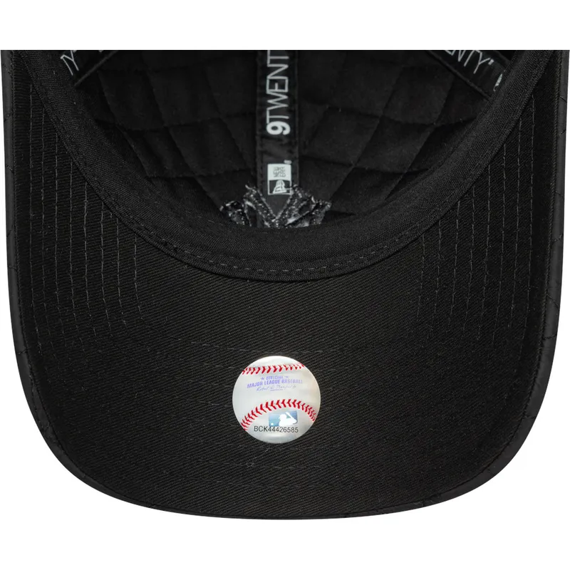 petten-gebogen-zwart-verstelbaar-9twenty-padded-van-new-york-yankees-mlb-van-new-era