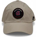 petten-gebogen-beige-verstelbaar-club-unstructured-organic-cotton-van-atlanta-braves-mlb-van-nike