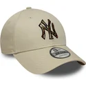 petten-gebogen-beige-verstelbaar-9forty-camo-infill-van-new-york-yankees-mlb-van-new-era