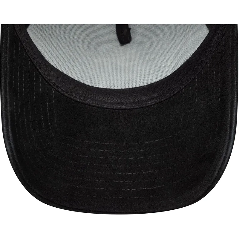 petten-gebogen-zwart-verstelbaar-9forty-e-frame-img-suede-van-new-era