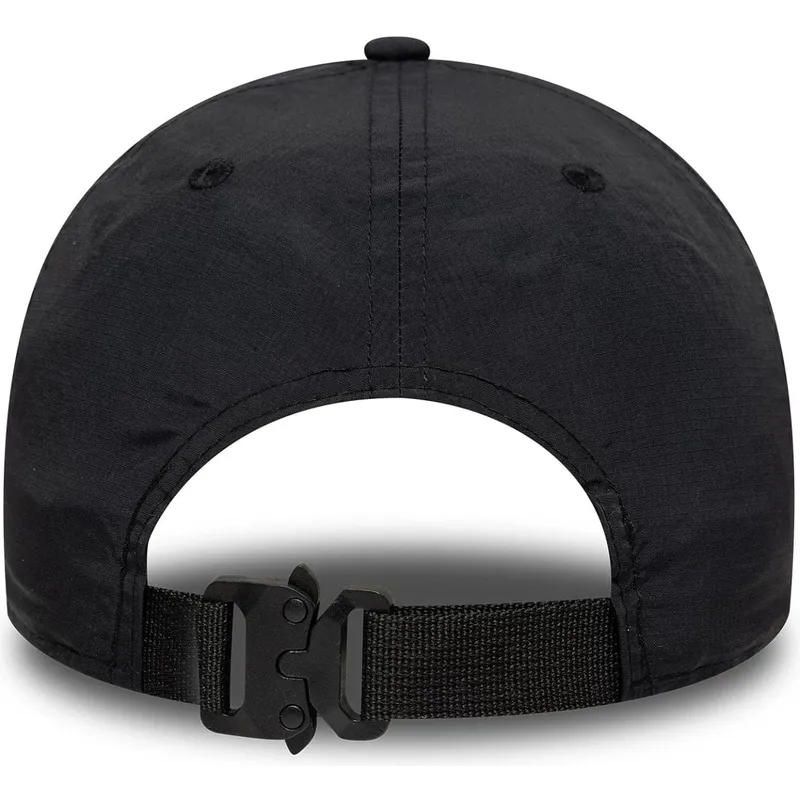 petten-gebogen-zwart-verstelbaar-9forty-m-crown-sport-van-new-era