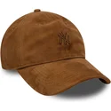 petten-gebogen-bruin-verstelbaar-9twenty-suede-van-new-york-yankees-mlb-van-new-era
