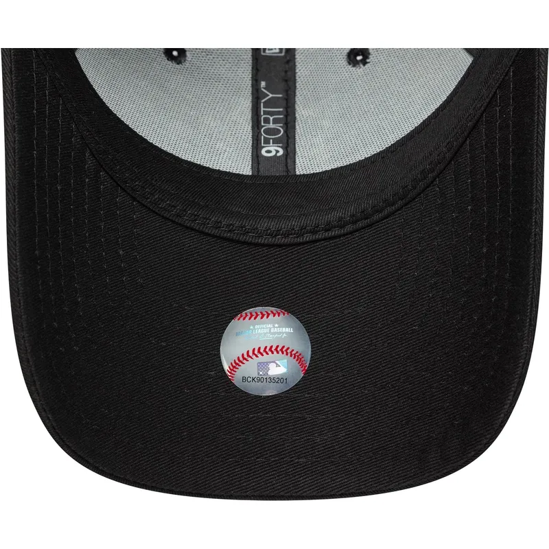 petten-gebogen-zwart-verstelbaar-9forty-animal-infill-van-new-york-yankees-mlb-van-new-era petten-gebogen-zwart-verstelbaar-9forty-animal-infill-van-new-york-yankees-mlb-van-new-era