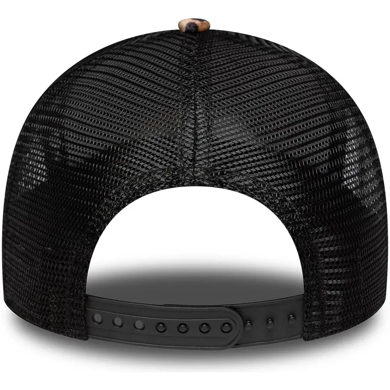petten-gebogen-luipaard-snapback-9forty-a-frame-m-crown-van-new-era